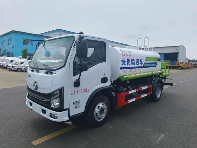 东风V3洒水车（5方）