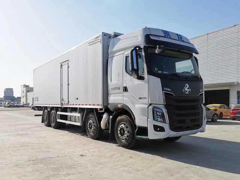 柳汽乘龙前四后八冷藏车