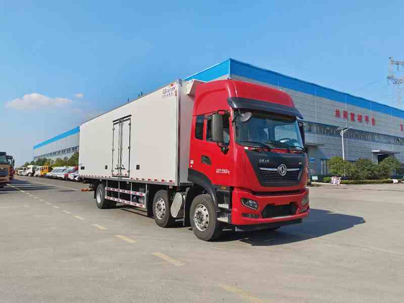 东风天锦小三轴冷藏车