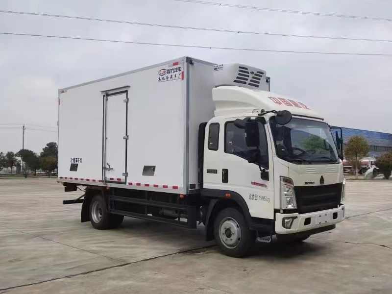 重汽5.64米冷藏车