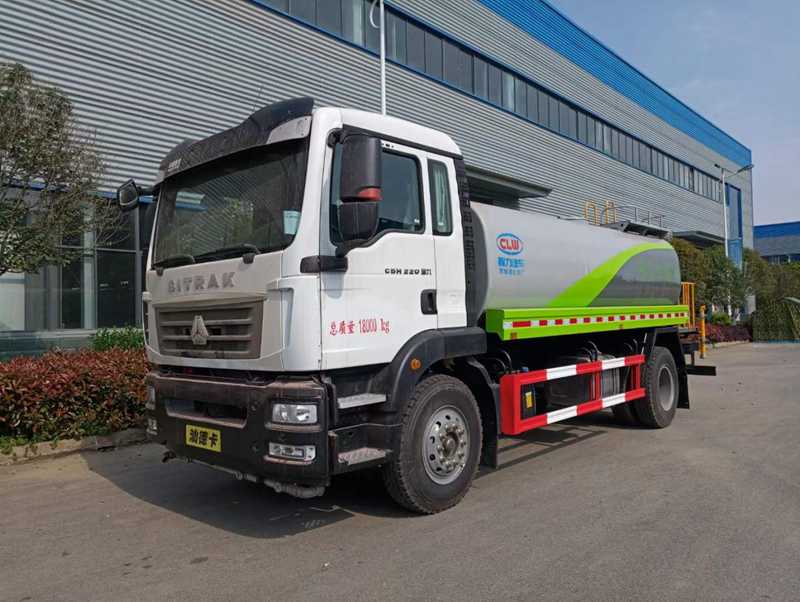 重汽汕德卡洒水车（13.6方）