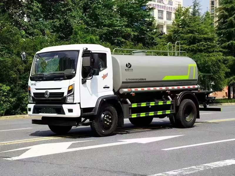 东风T17洒水车（9.3方）