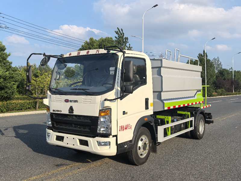 重汽豪沃蓝牌洒水车（7方）
