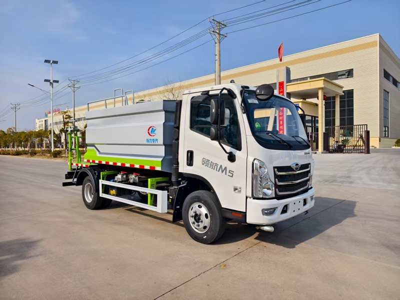 福田领航M5洒水车